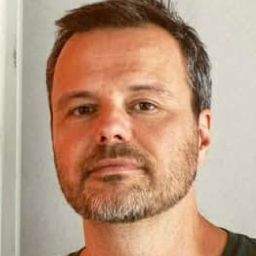 Headshot of Peter Herr